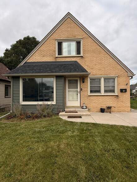 Primary Photo - 1316 Marquette Ave