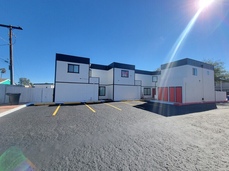 Building Photo - 1766 E Pepper Cir