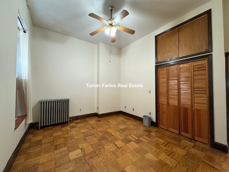 Building Photo - 149 Hillside St