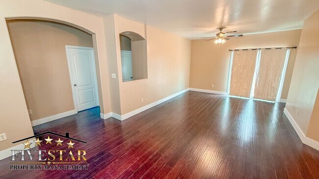 Building Photo - 1733 Pyxis St