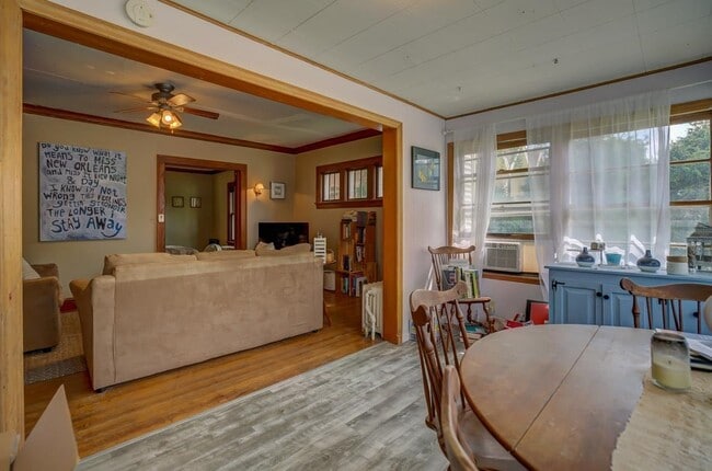 Building Photo - 2652 Milwaukee St