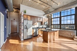 Building Photo - 3963 W Belmont Ave