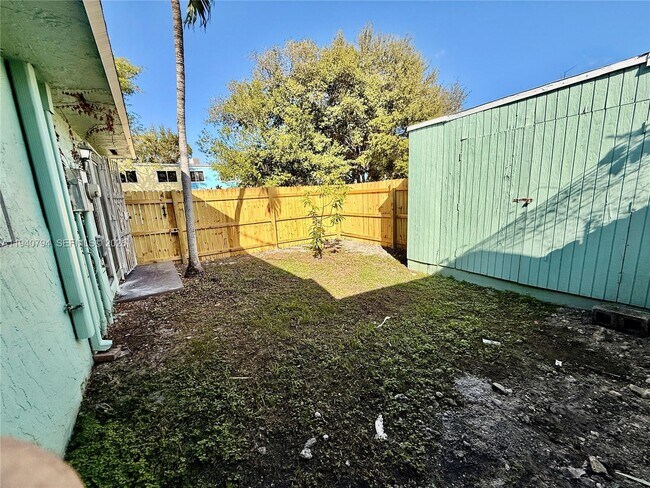 Building Photo - 617 NW 10th St