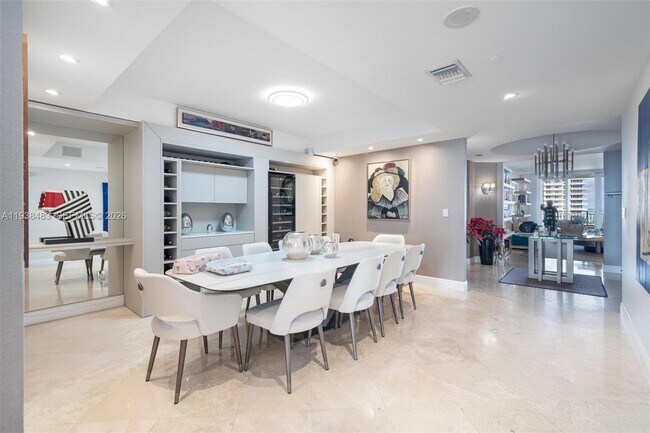 Building Photo - 799 Crandon Blvd