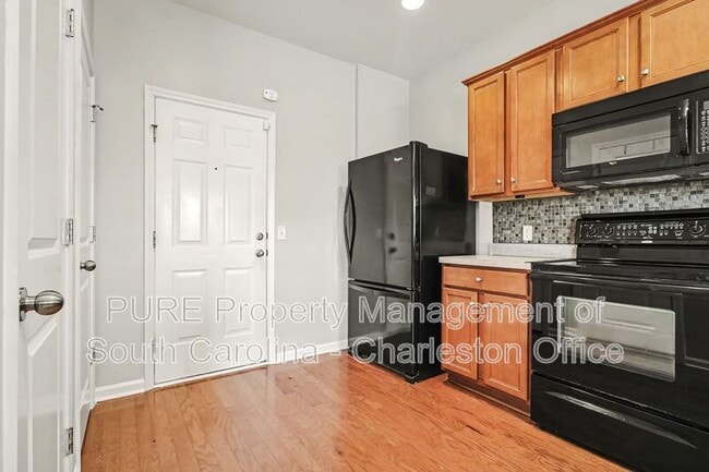 Building Photo - 407 Greywood Ln