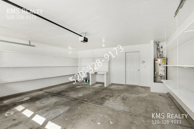 Building Photo - 9945 E Star Vista Dr