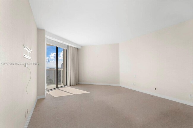 Building Photo - 19500 Turnberry Way