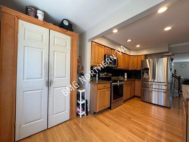 Building Photo - 6038 Rockton Ct