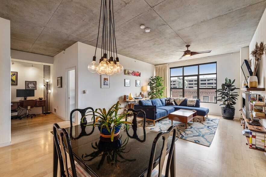 Building Photo - 288 3rd St