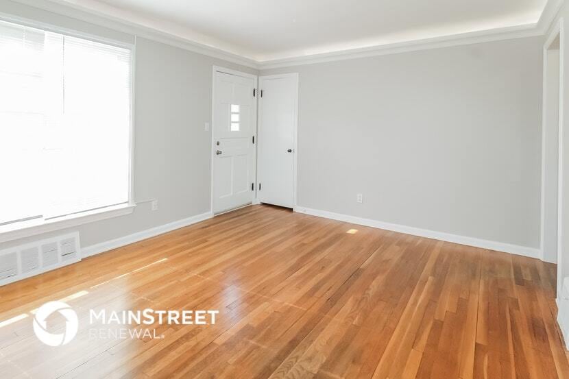 Building Photo - 855 E 260th St