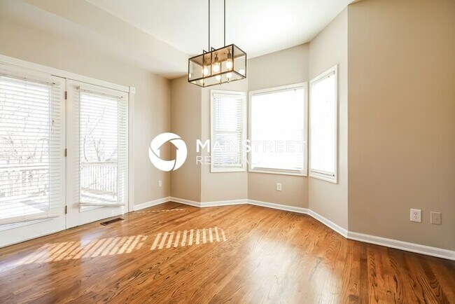 Building Photo - 4 Bedroom Pet-Friendly Home in Spring Hill...