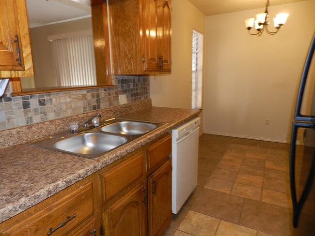 Building Photo - 4812 NW Motif Manor Blvd