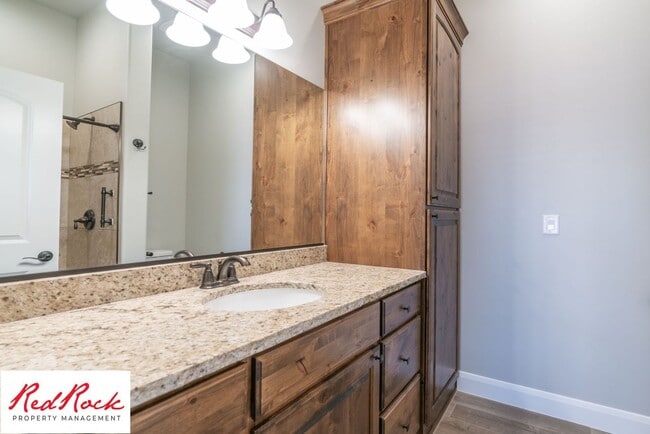 Building Photo - 2 Bedroom Townhome in Sky Ridge, Hurricane