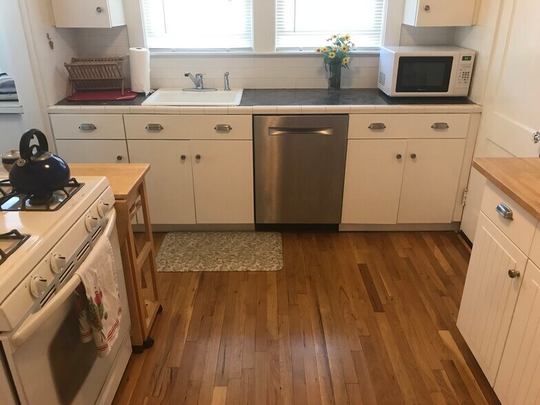 kitchen - 67 Milton St