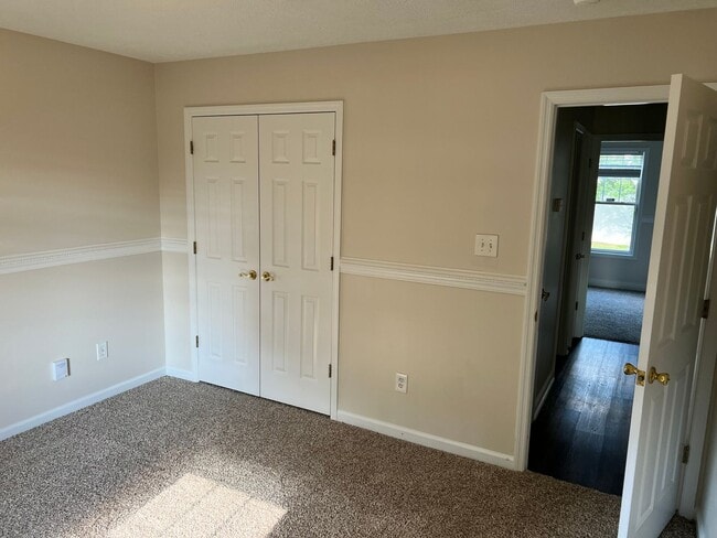 Building Photo - Beautiful 4br, 2.5 bath home in the Jack B...