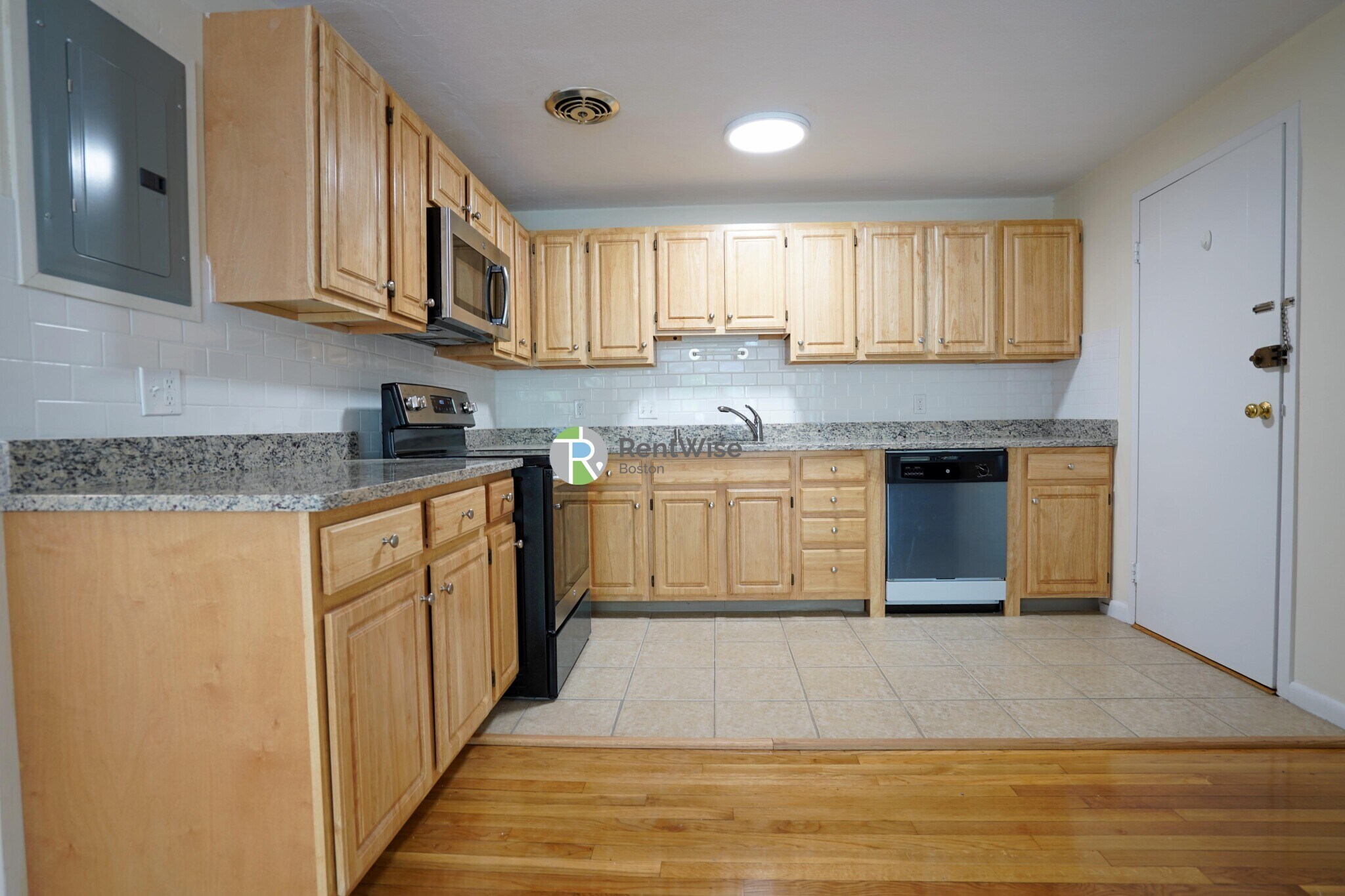 Building Photo - 110 Babcock St