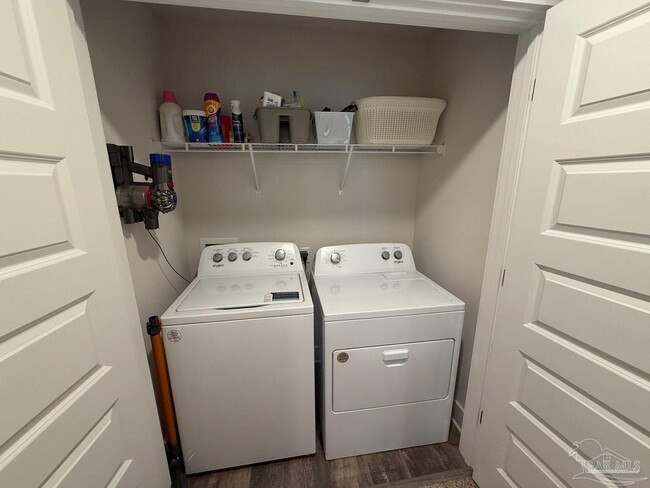 Building Photo - 1543 Iroquois Ct