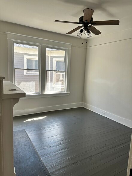 Building Photo - 251 Broad St