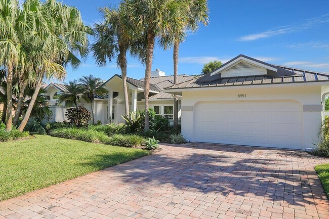 Building Photo - 8951 SE Marina Bay Dr