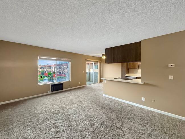 Building Photo - Great 2B/1BA Condo in Mira Mesa!