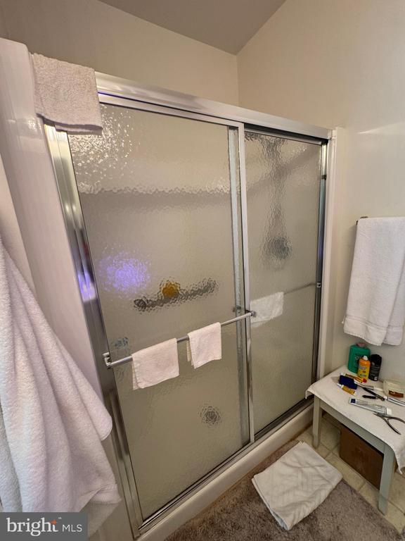 Building Photo - 2604 Chapel Lake Dr