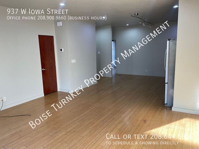 Building Photo - 2 Bed Broadway Ave Townhouse Near BSU!