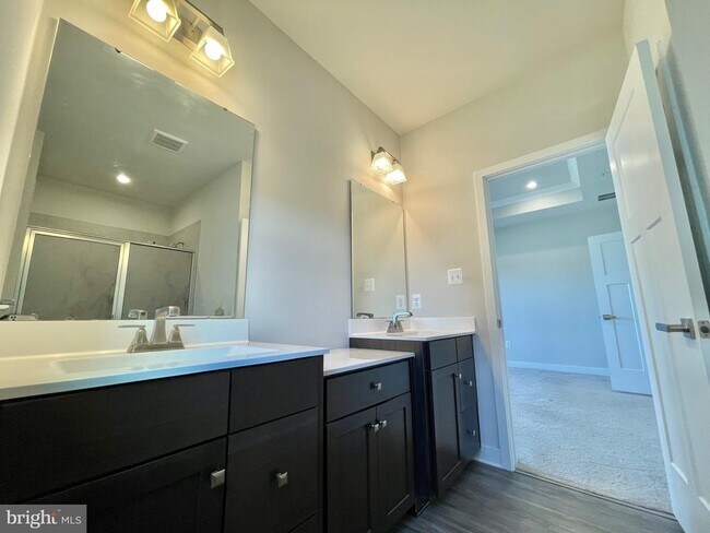 Building Photo - 3464 Sunset Ridge Dr