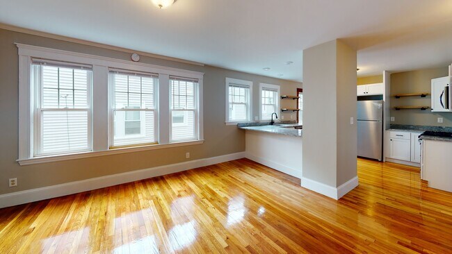 Building Photo - 67 Sterling St