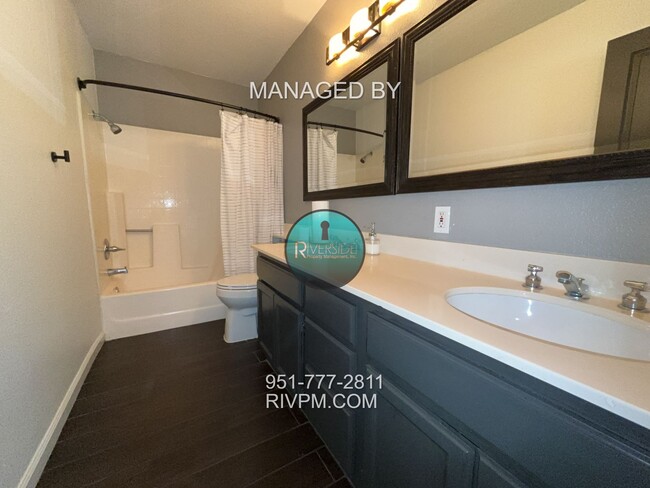 Building Photo - DREAM RENTAL POOL HOME IN RIALTO!!