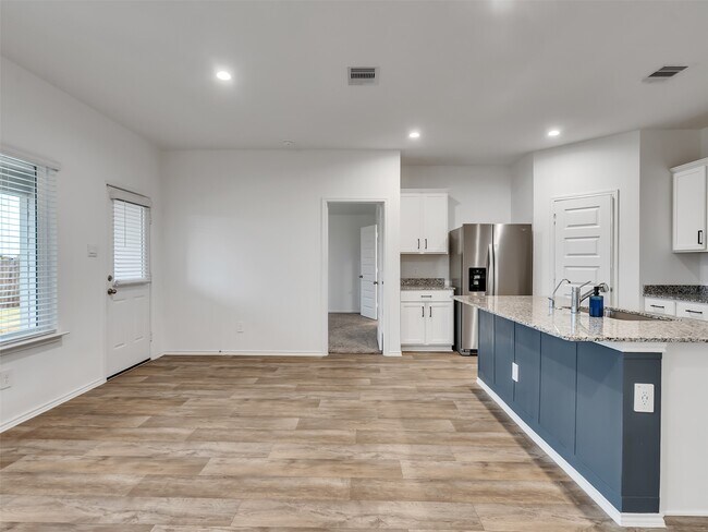 Building Photo - 7318 Audubon Russet Dr