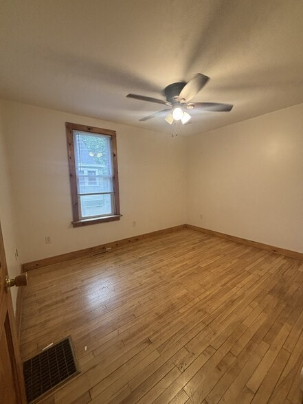 Building Photo - 506 Dodge St
