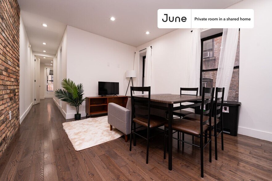 Building Photo - Room in Shared 4 bed/2 bath home