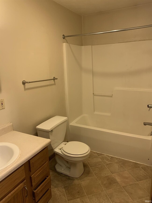 Building Photo - 2836 Plaza Ln