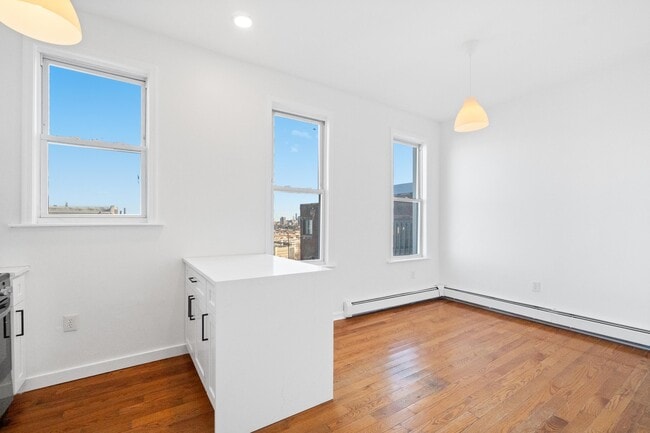 Building Photo - 804 Palisade Ave