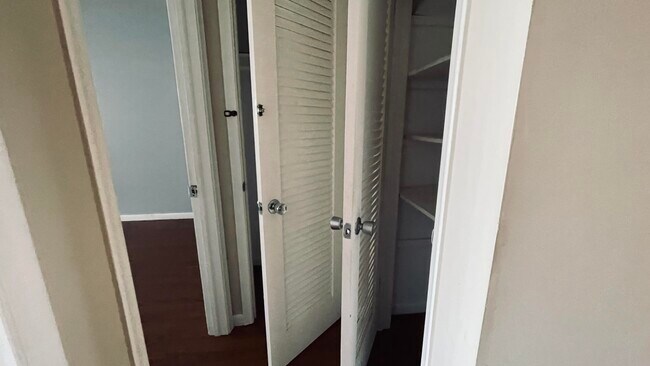 Building Photo - 138 Salisbury I