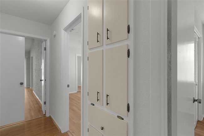 Building Photo - 8102 Red Willow Dr