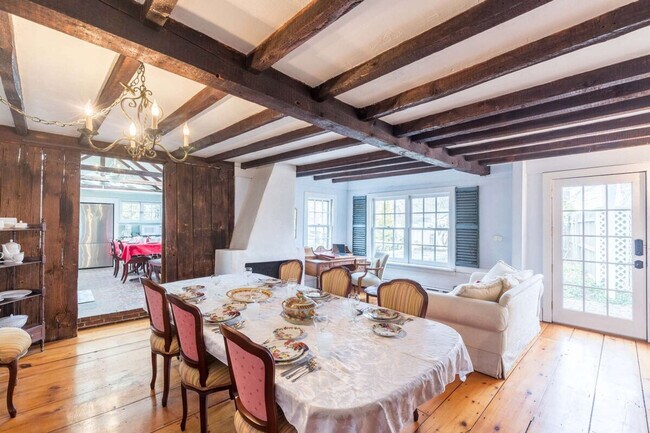 Building Photo - 21 Mugford St