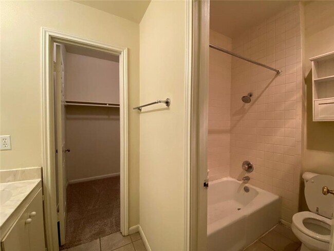 Building Photo - 2529 Rio Grande St