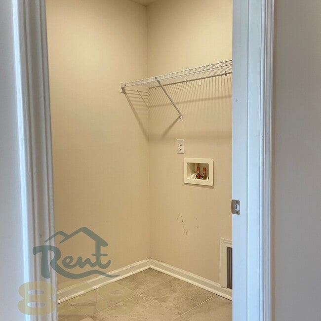 Building Photo - 146 Creekview Rd