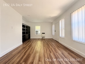 Building Photo - 1922 1/4 Daly Street-