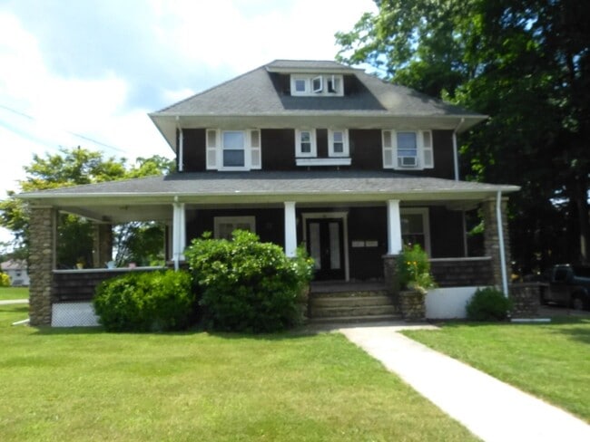 Primary Photo - 27 S Middletown Rd
