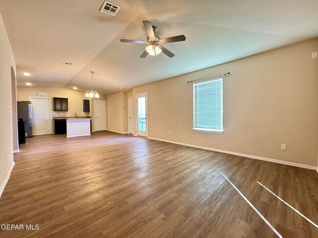 Building Photo - 1013 Villa Seca Dr