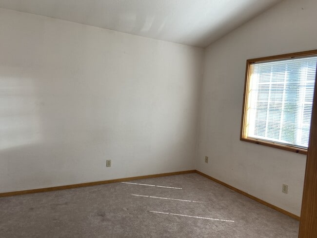 Building Photo - 2673 Wailaki St