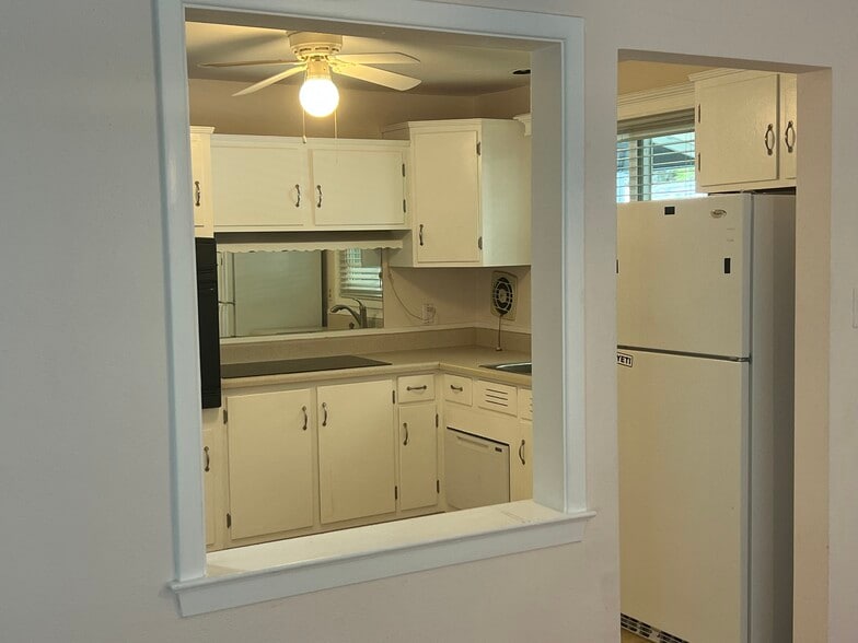 Building Photo - 5524 Forest View Dr