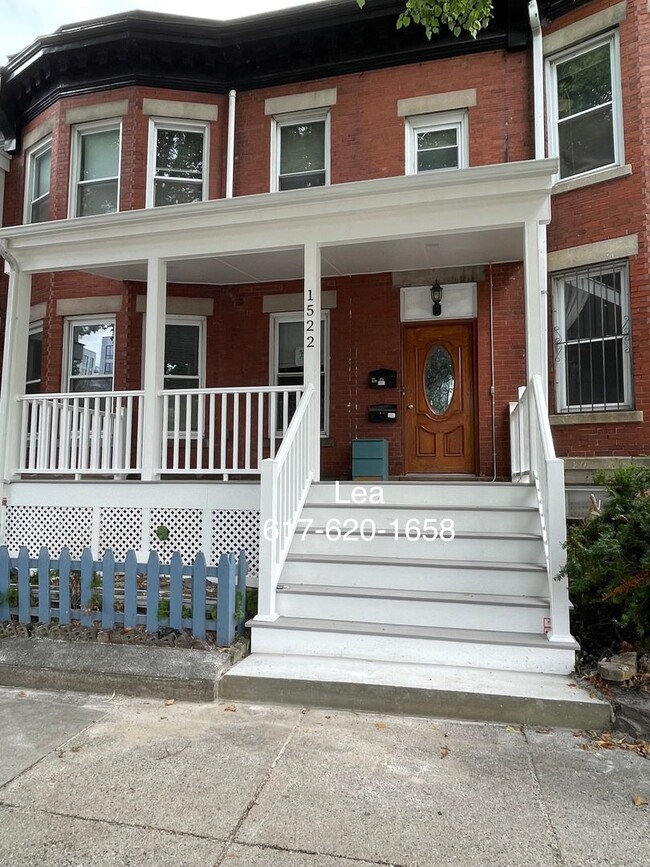 Building Photo - SEPT Incredible 5bed w/ 2 FULL bath! Right...