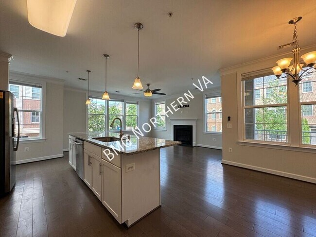 Building Photo - 13740 Endeavour Dr