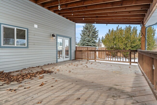 Building Photo - Stunning 5-Bedroom Home on Nearly 1 Acre – Fully Fenced w/ Treehouse | Indian Meadows | Coeur d’A...