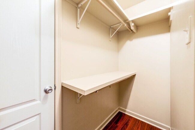 Building Photo - 3 Bedroom Townhouse in Broussard