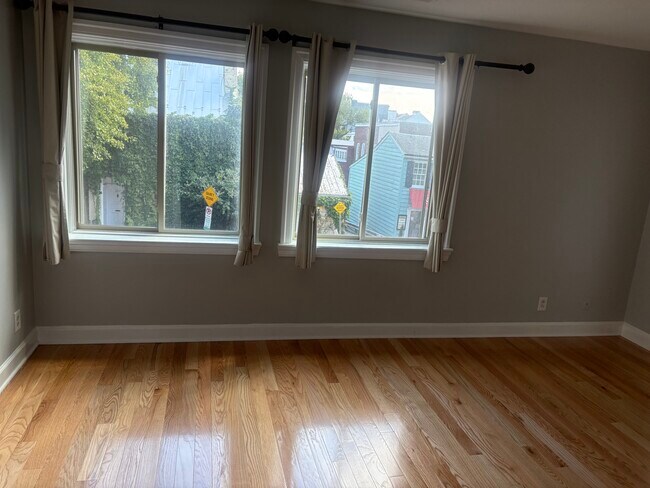 Building Photo - 1214 Potomac St NW