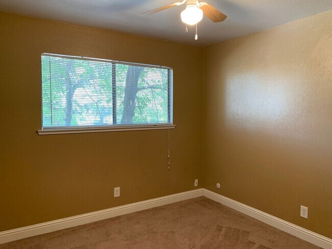 Building Photo - 2661 Carmichael Way